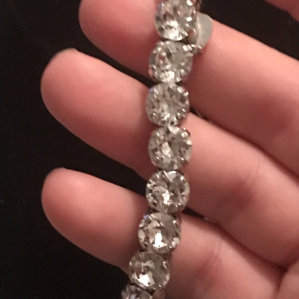 Clear Stone Silver Tone Stretch Bracelet